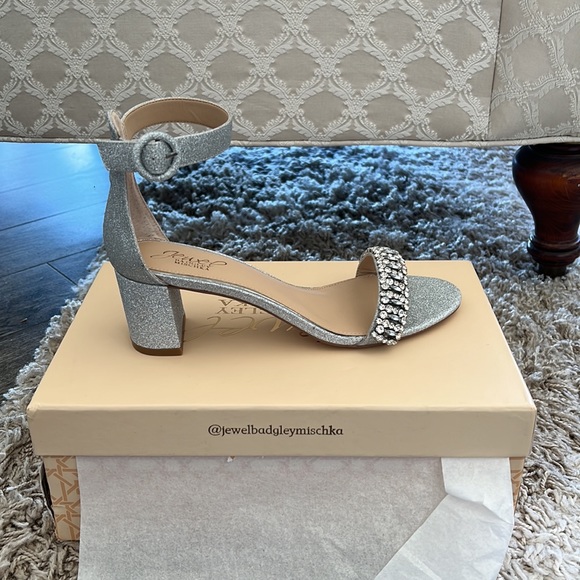 Jewel Badgley Mischa James Silver Block Heel Sandal Size 7.5 - Picture 4 of 7